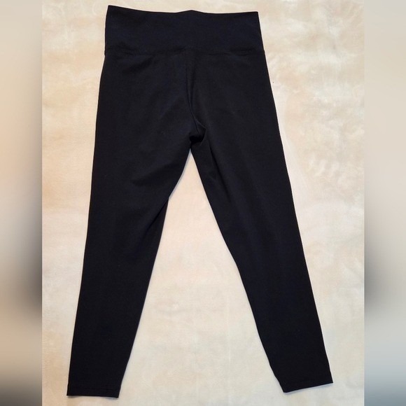 Victoria's Secret Black Cropped Leggings Elevated Basics Athleisure Womens Med. - Picture 5 of 5